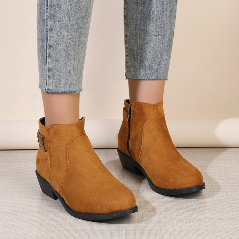 Bottines en daim à talon carré - Ethnic Styling Tips avis et prix