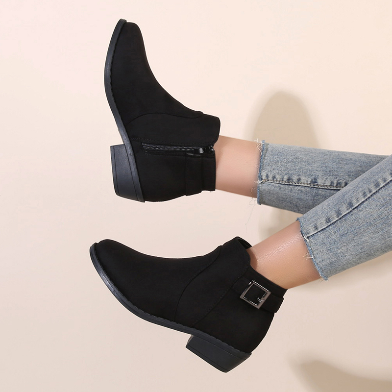Bottines en daim à talon carré - Ethnic Styling Tips avis et prix