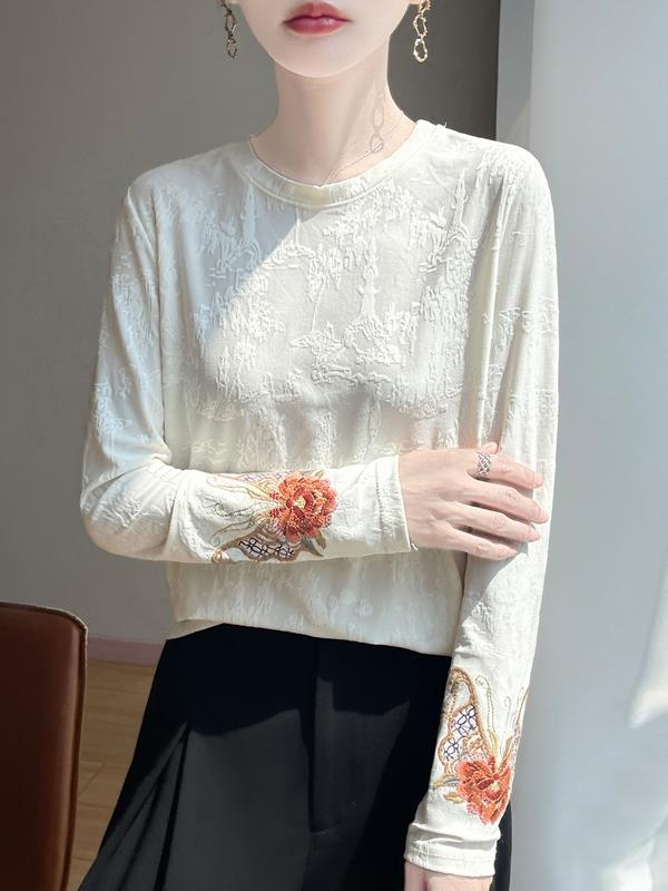 Nouveau haut brodé à col rond  - Ethnic Wear In Fashion avis et prix