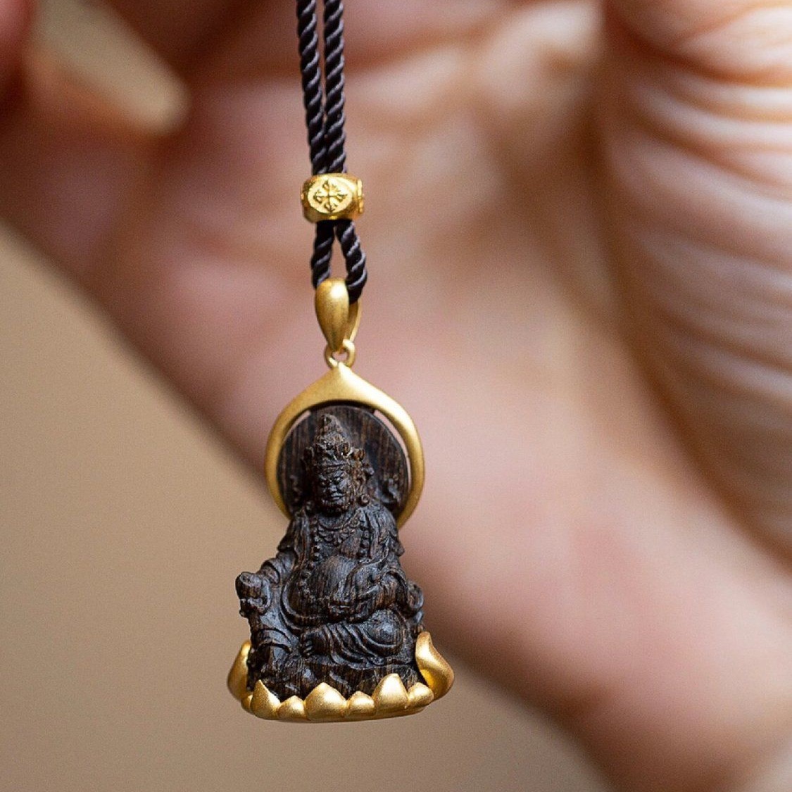 Pendentif Bouddha Porte-Bonheu - Ethnic Fashion Meaning avis et prix